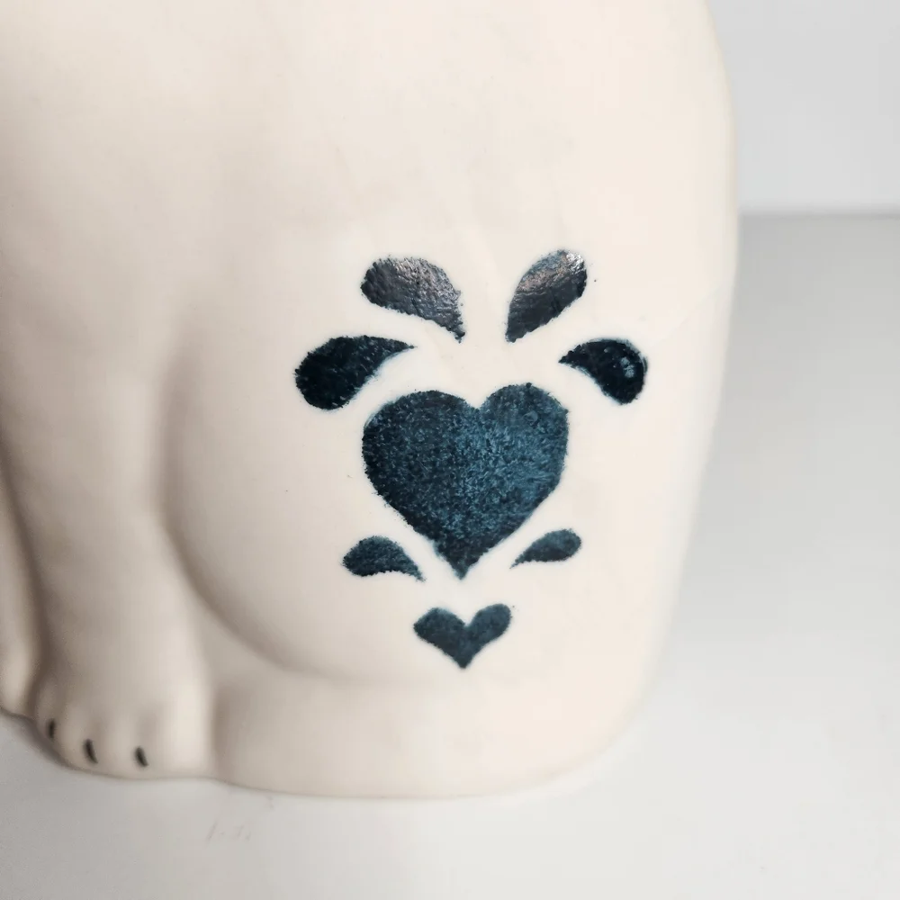 Vintage Ceramic White Sitting Cat with Blue Heart Figurine Statue 9.5